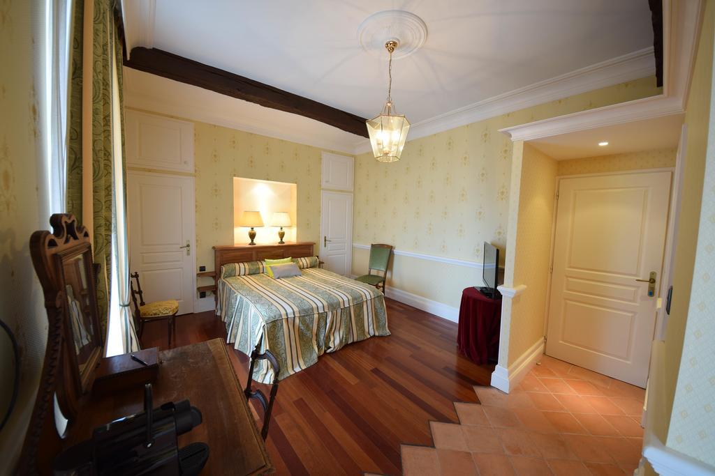 Bed and Breakfast Domaine De La Rocque Liorac-sur-Louyre Exterior foto