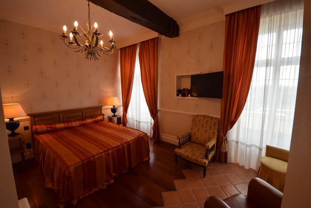 Bed and Breakfast Domaine De La Rocque Liorac-sur-Louyre Exterior foto